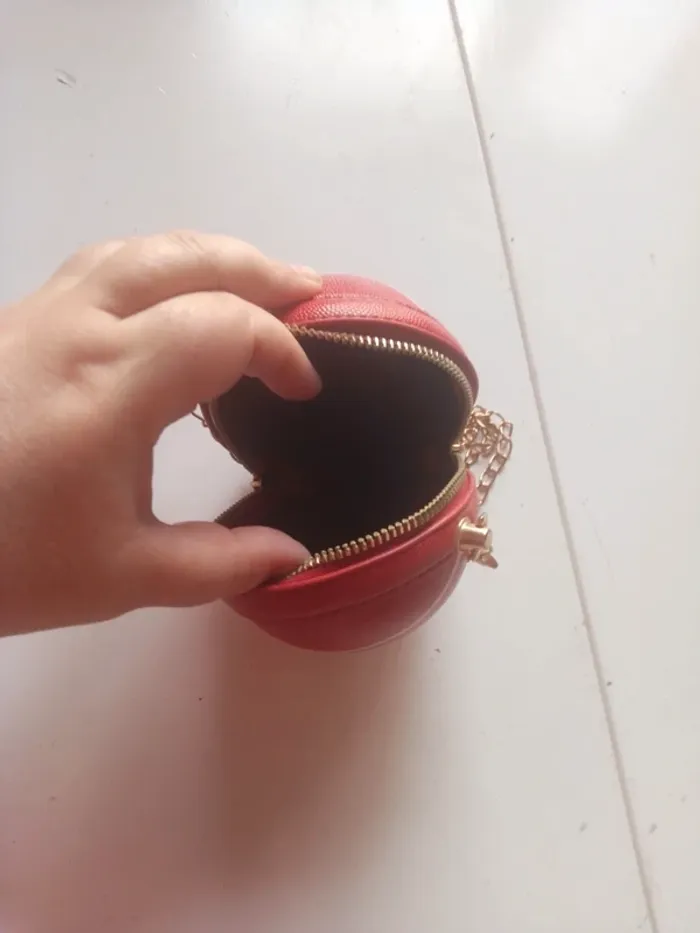Sac main forme ballon à grande chaîne dorée - photo numéro 5