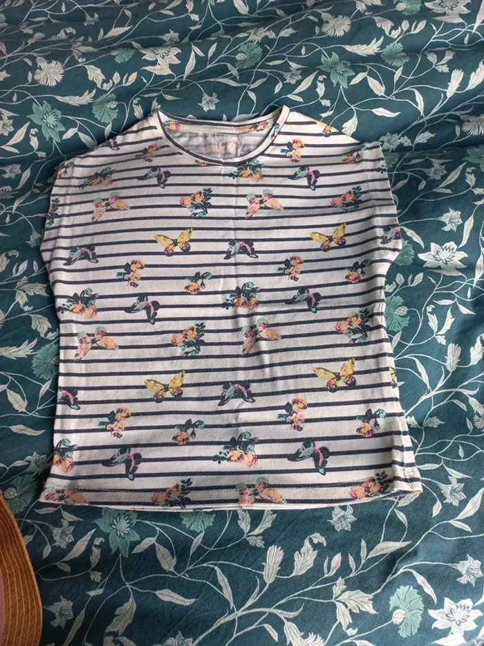 Tee-shirt fille papillon.