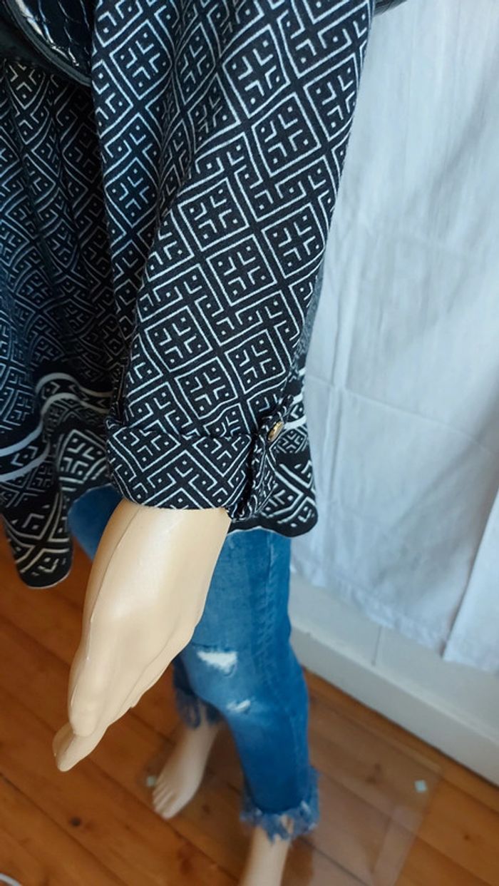 Blouse noir et grise- légère- col V- motif imprimé/ modavista taille 5XL/50 - photo numéro 5
