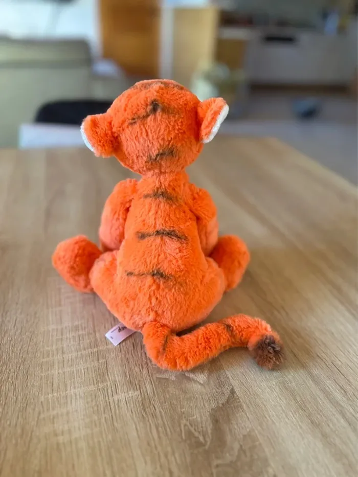 Peluche Tigrou orange – Neuve sans étiquette – Taille standard – Disney - photo numéro 3