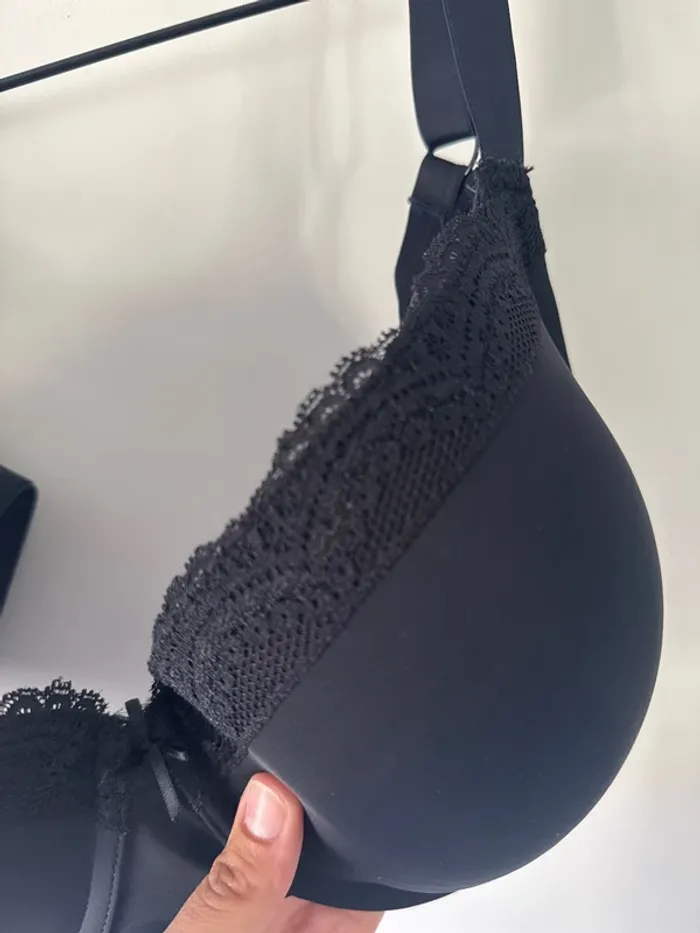 👚 soutien-gorges noir - avec rembourrage - 110 D - eco- neuf sans étiquette - photo numéro 10