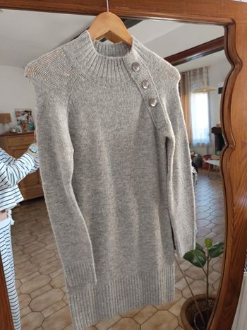 Robe pull detail bouton