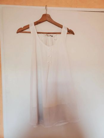 Haut blanc à noeud