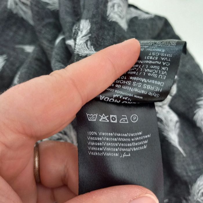 Robe noire motifs plumes - photo numéro 5