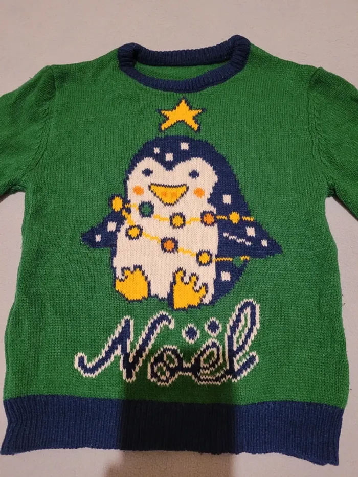 Pull Noël taille 7 ans