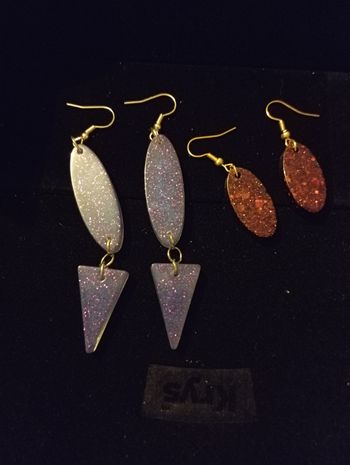 Lot de boucles d'oreilles en résine 