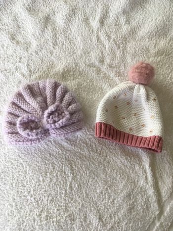 Lot 2 bonnets