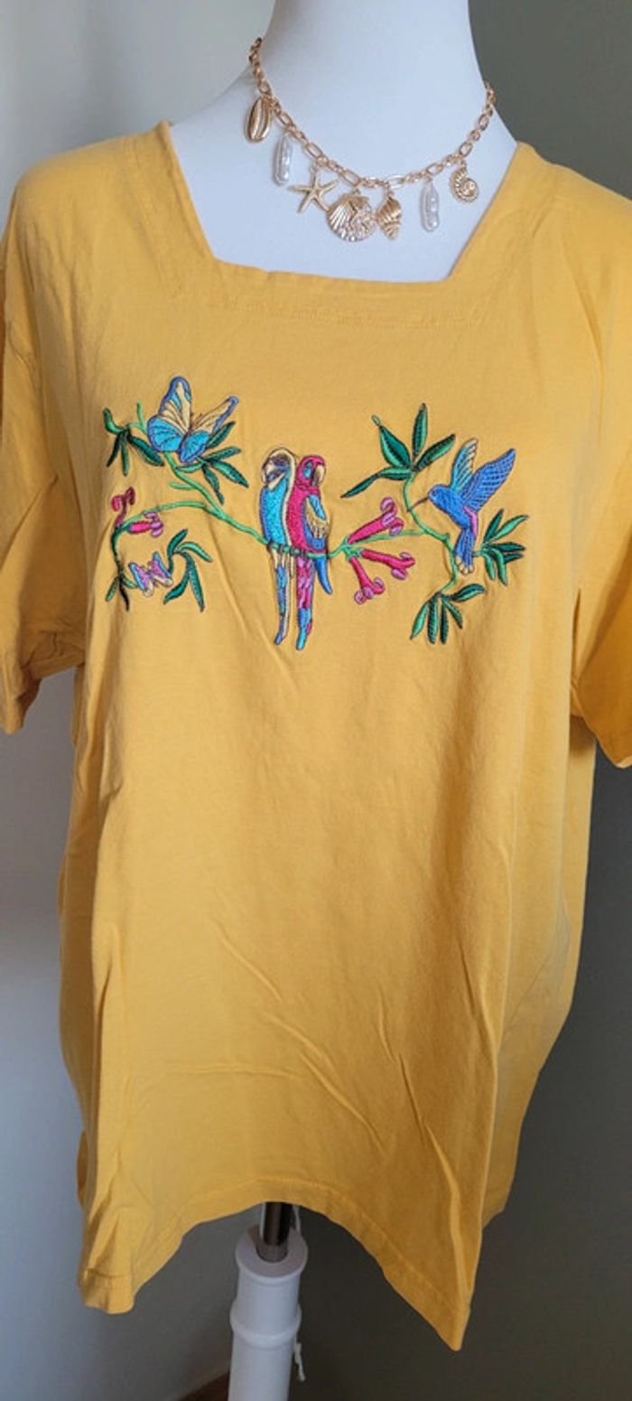 Jolie T-shirt Blanche porte Taille 50 - photo numéro 3