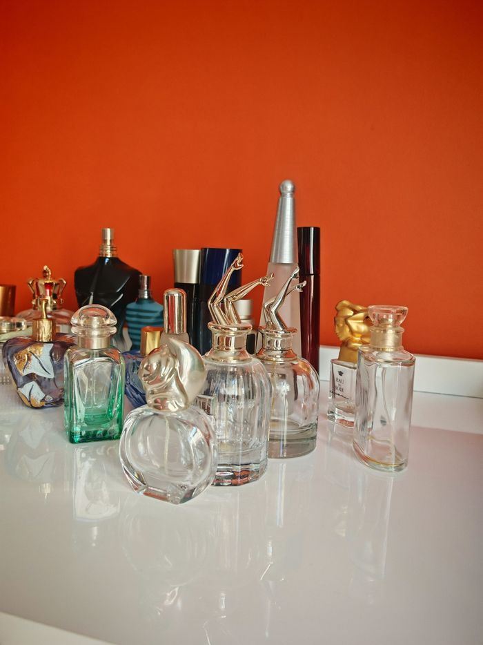 Flacons de parfums vides - photo numéro 4