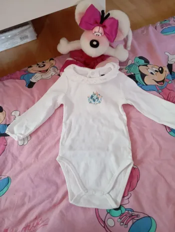 Body taille 9 mois neuf