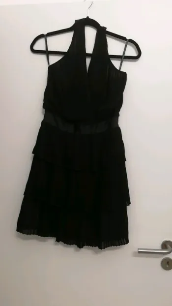 Robe plissée dos nu noire