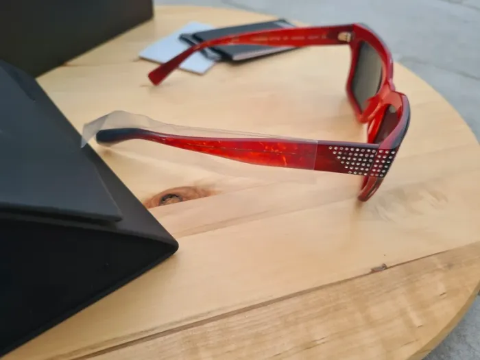 Lunettes de soleil - photo numéro 4