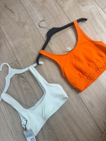 Lot de 2 brassières neuves TXS