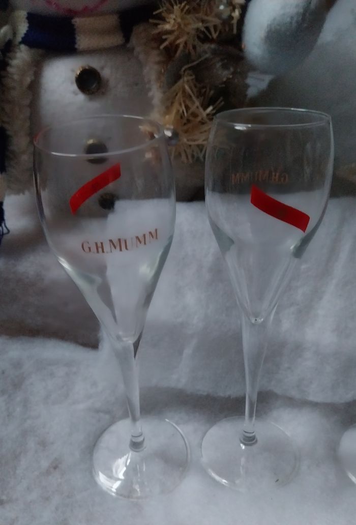 4 verres champagne. - photo numéro 2