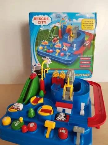 Jeu rescue city circuit fermé de petites voitures