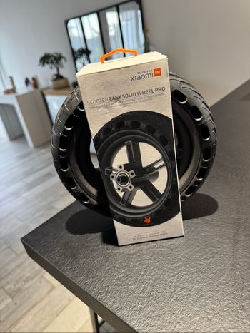 [NEUF] Pneu sur jante Easy Solid Wheel Pro pour trottinettes électriques Xiaomi