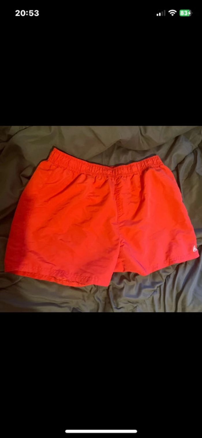 Short rouge mixte casual/sport – confortable & tendance