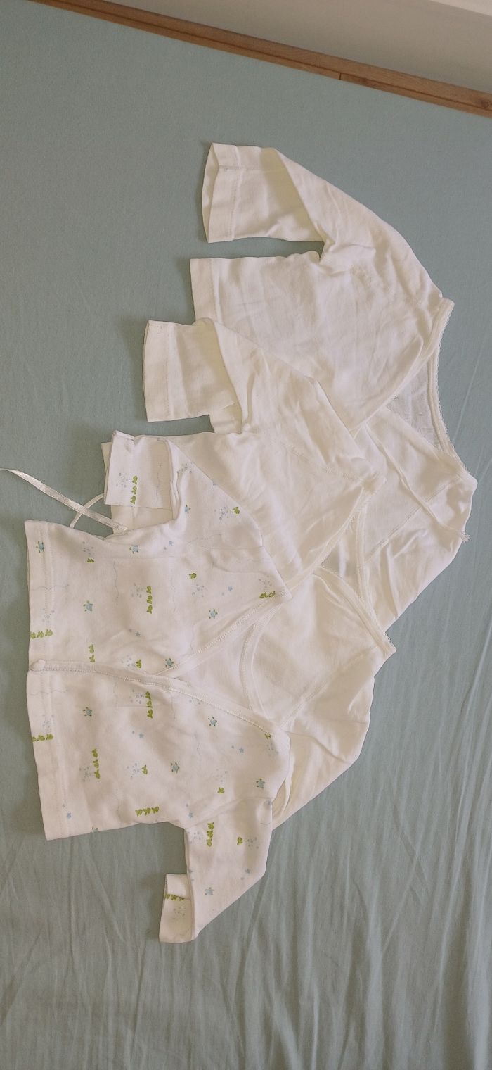 Lot de vêtements bébé taille de naissance - photo numéro 7