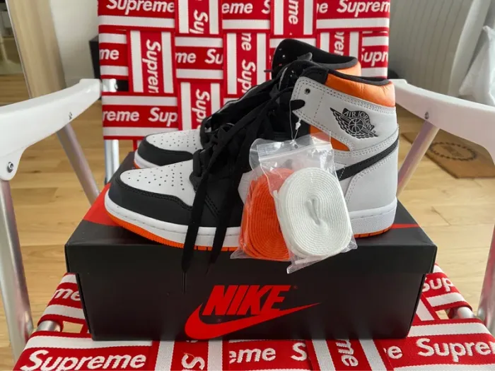 Jordan 1 rétro high og Orange vif - 40,5eu - neuf - photo numéro 6