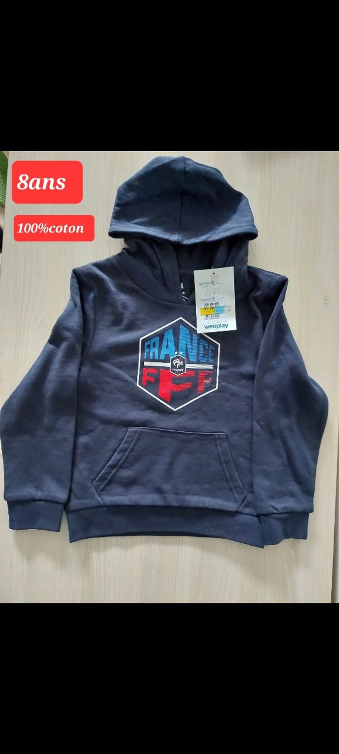 Pull avec capuche garçon 8ans