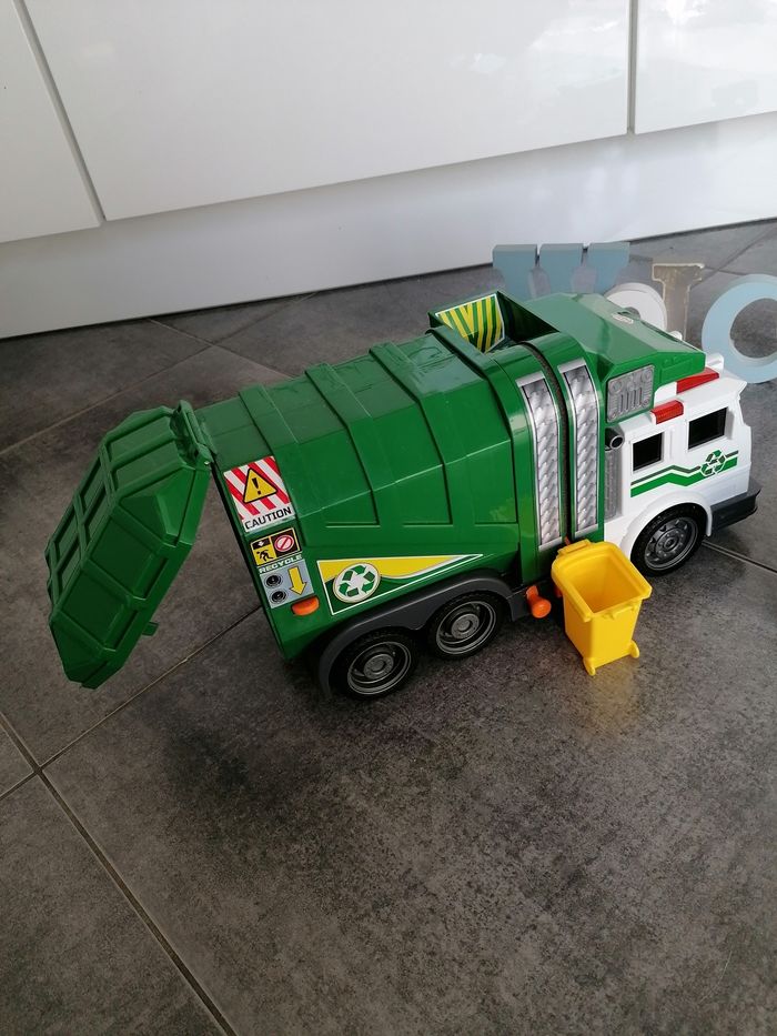 Camions de poubelle - photo numéro 2