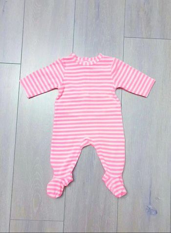 Pyjama rose rayé  en velour.  Fille 3 mois. Marque Tex