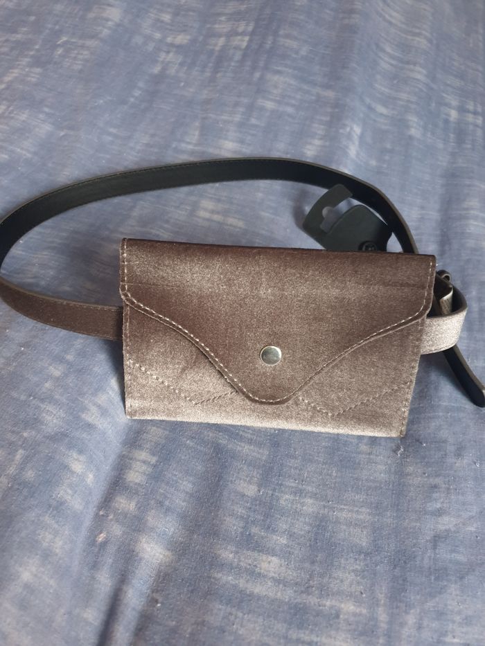 Ceinture pochette grise
