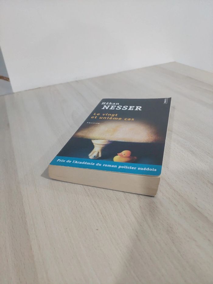 Livre poche le vingt et unième cas 21 ème Nesser prix roman policier suédois - photo numéro 2