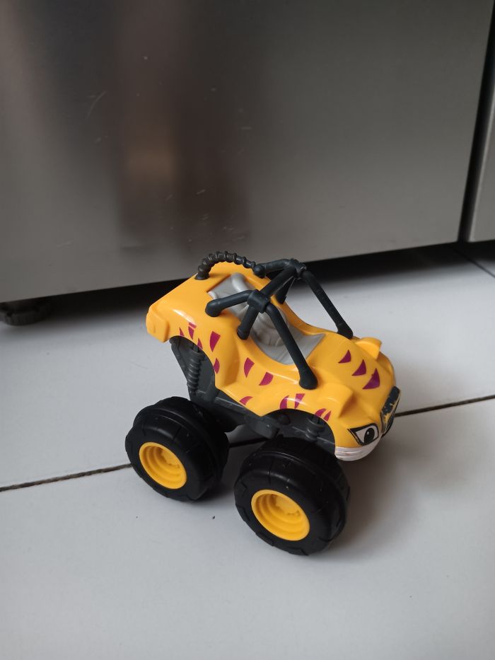 Voiture Blaze et les monsters machine - photo numéro 3