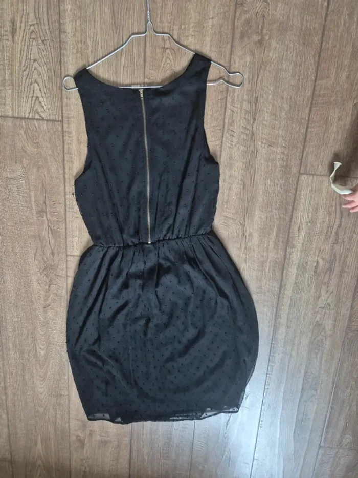 Robe noir taille 38/40 - photo numéro 3