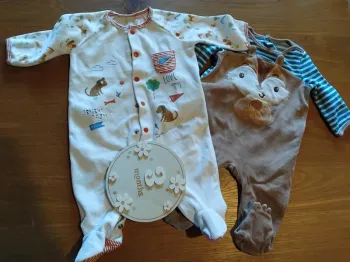 2 pyjamas  sergent major taille 3 mois