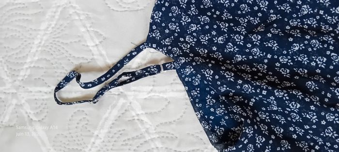 Top court fines bretelles avec volants imprimé fleurs marine femme S Tailly weijl - photo numéro 15