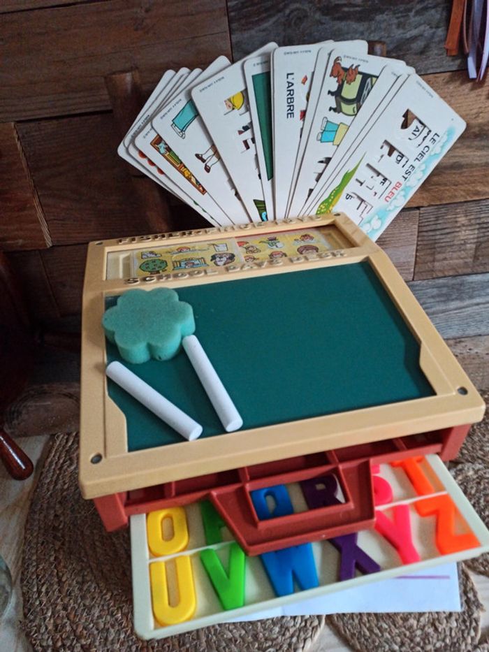 Jouet vintage Fisher price school days desk tbe - photo numéro 3
