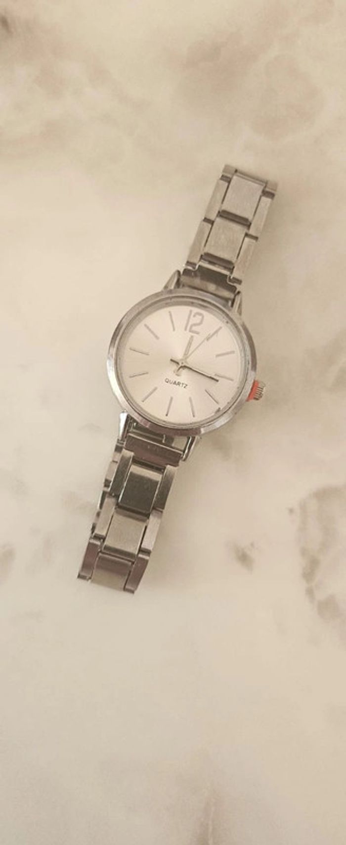 Montre argentée