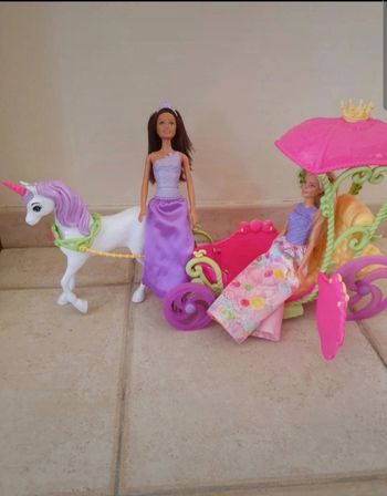 Barbie carrosse et licorne
