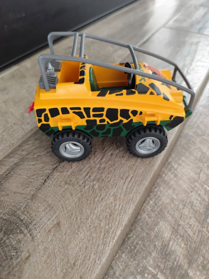 Jeep safari et deux personnages playmobil - photo numéro 5