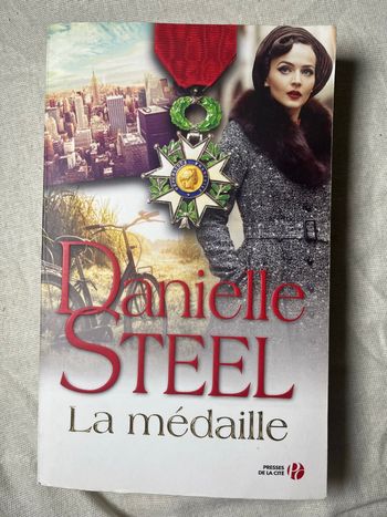 Livre « la médaille » de Danielle Steel