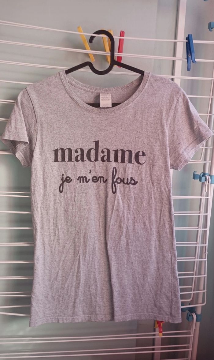 😜 Tee-Shirt 'Madame, je m'en fous'