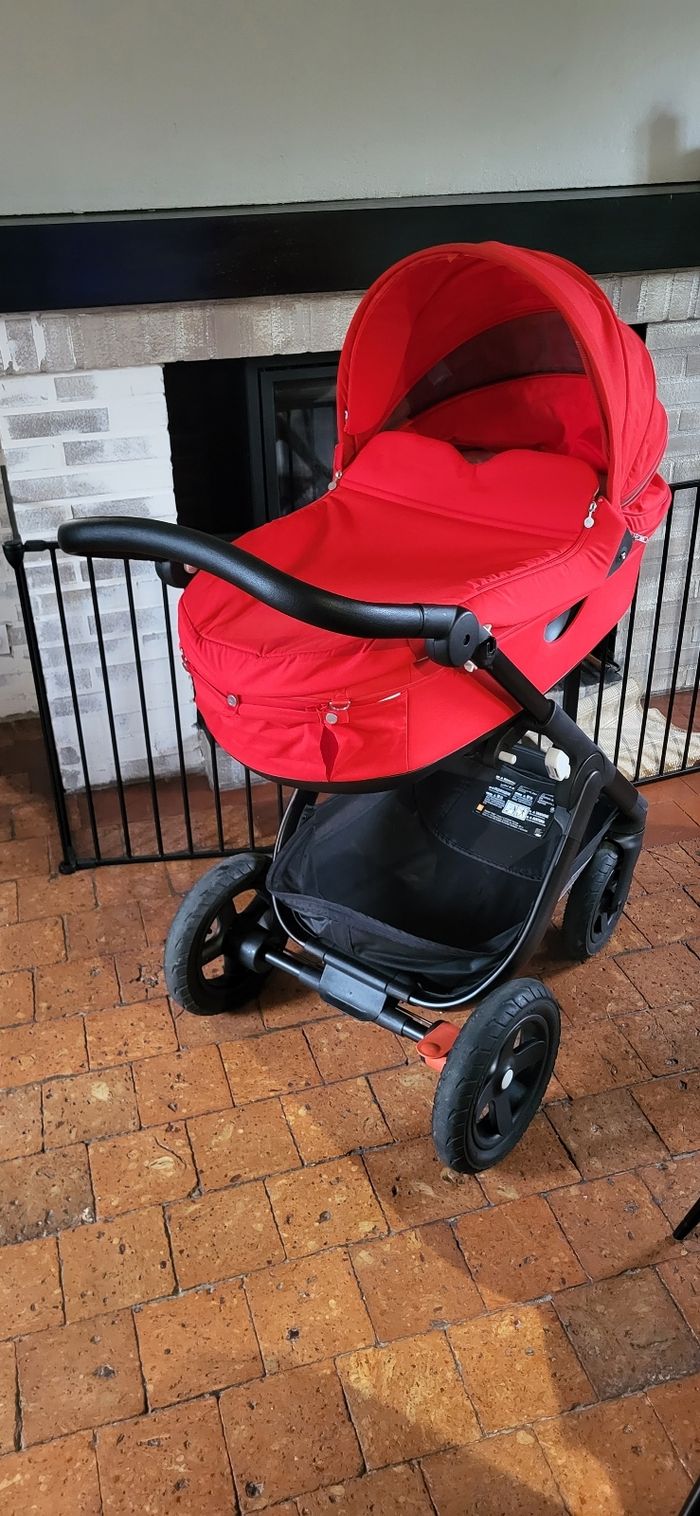 Poussette STOKKE siège + nacelle - photo numéro 2