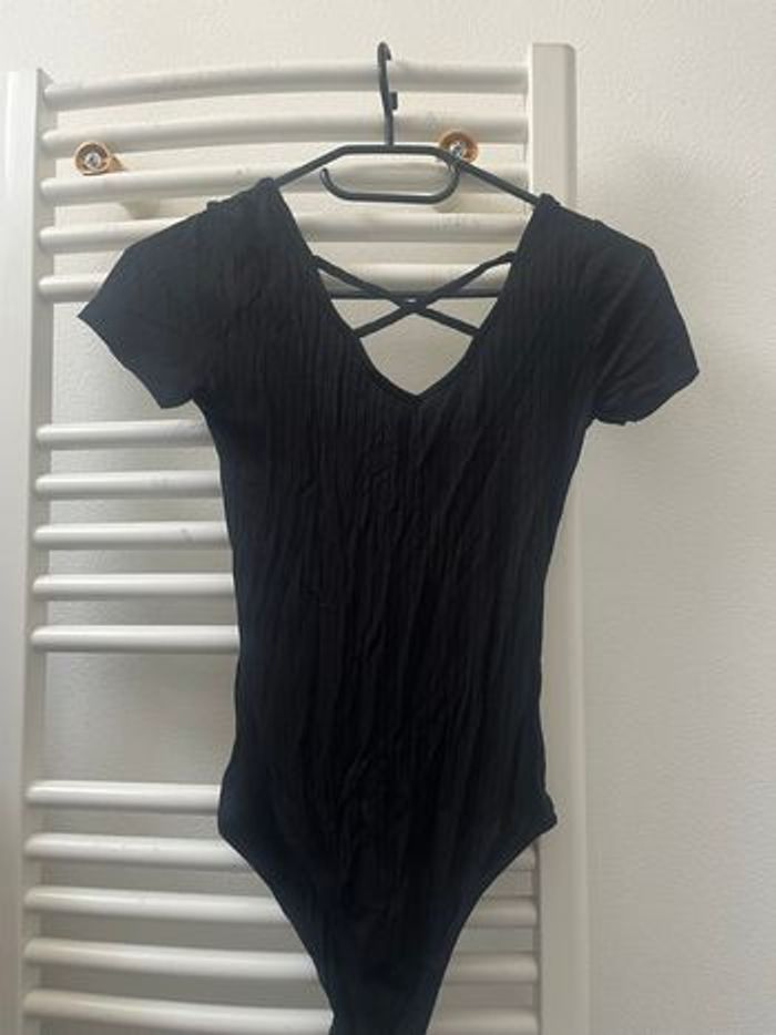 Body noir manche courte