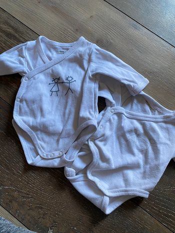 Lot 2 bodies vertbaudet 1 mois coton