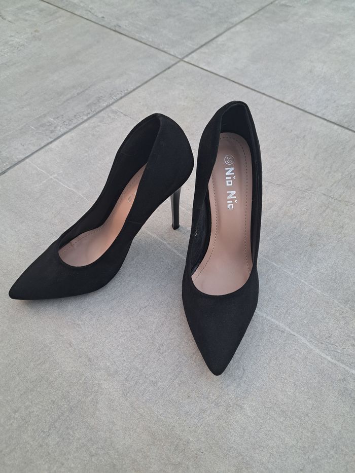 Escarpins noir talon haut en daim Nio Nio 👠