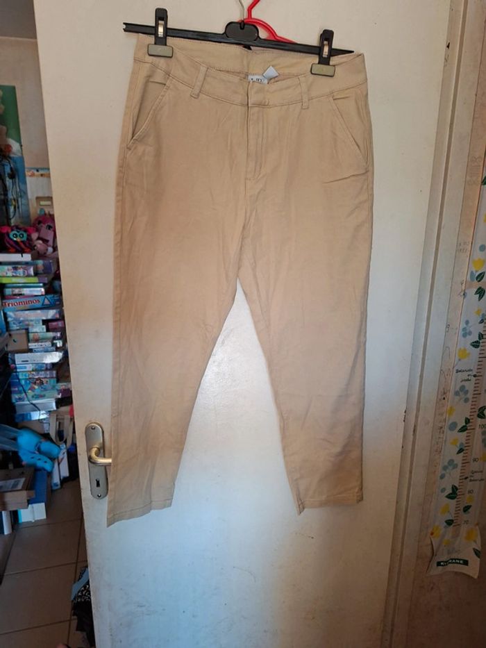 Pantalon court chino beige 40