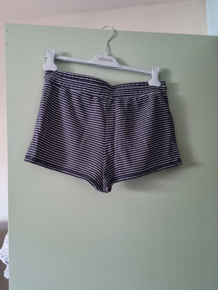 Short rayé - photo numéro 2