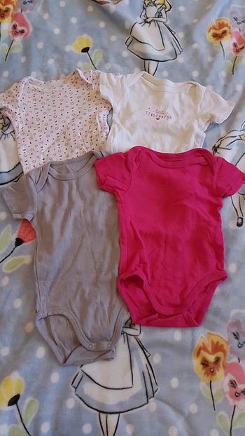 Lot bodies Kiabi 12 mois