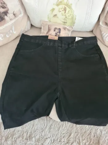 Pantalon Skinny noir Kiabi Taille 44 Neuf
