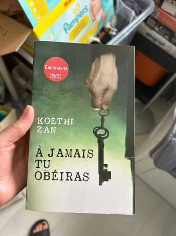 Livre « à jamais tu obéiras «  Koethi zan