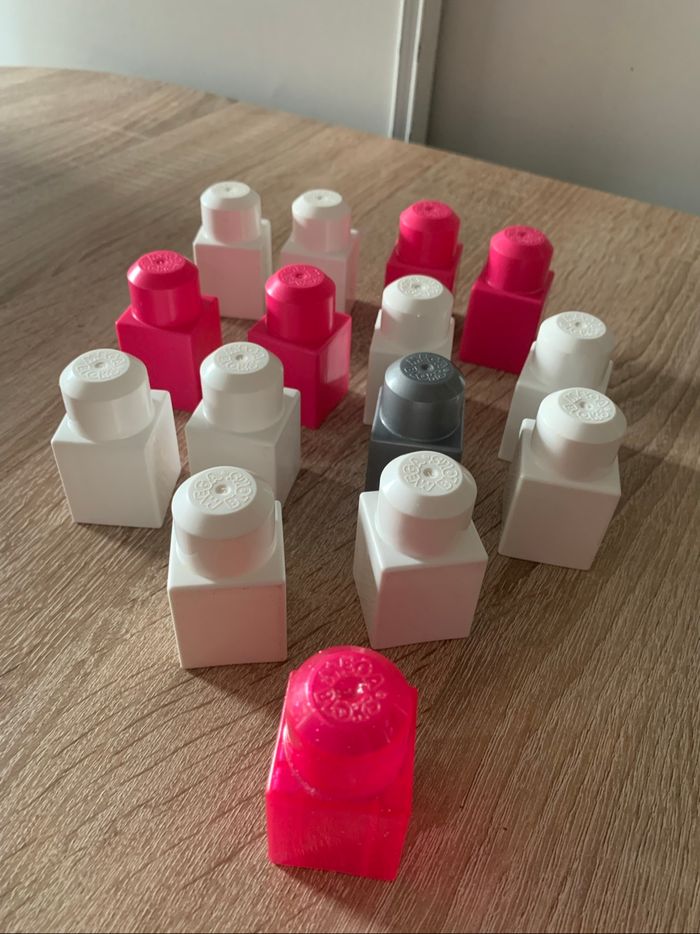 55 pièces de construction Méga bloks + 2 licornes + 1 princesse - photo numéro 9