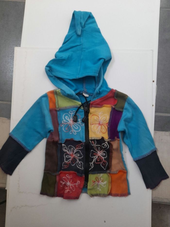 Lot de vêtements enfants venus du Népal