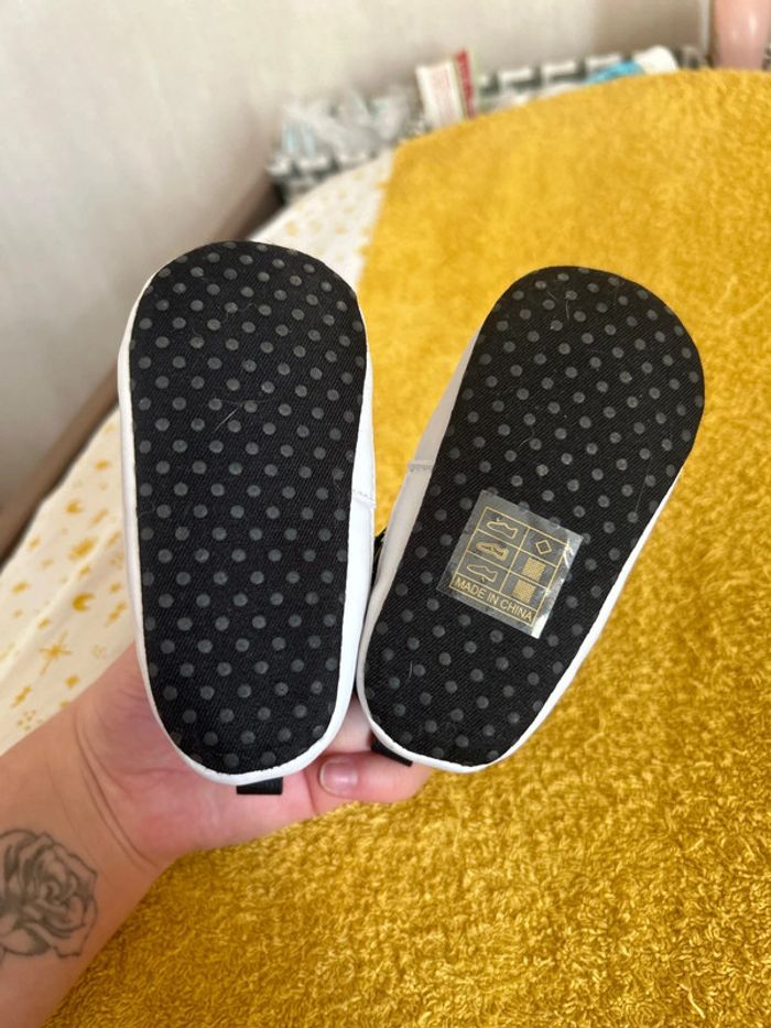 Baskets bébé - photo numéro 2